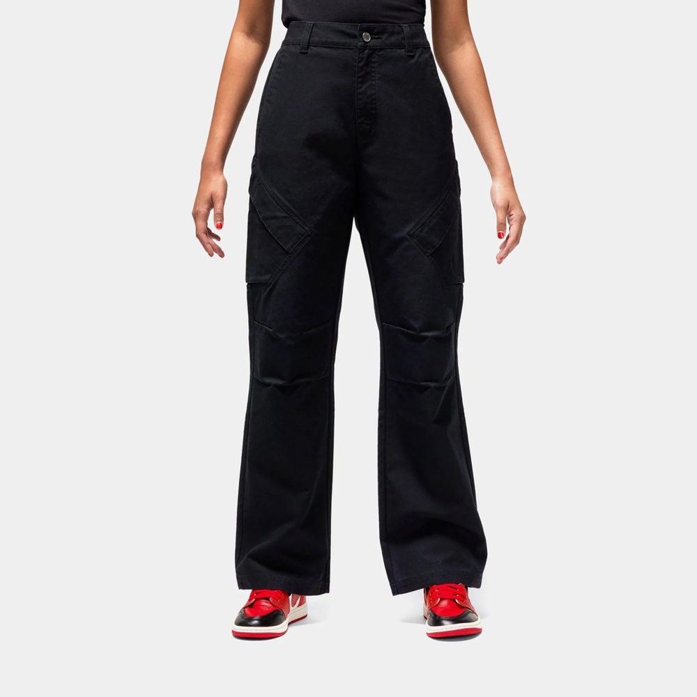 NWT Women’s Jordan Black Straight Leg Cargo Style Pants Size: L